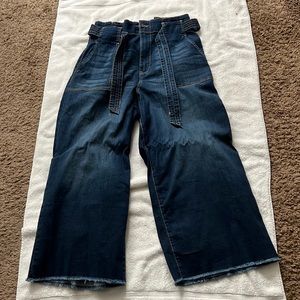 High waisted jeans crop